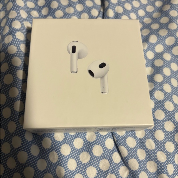 Apple AirPods with Charging Case
